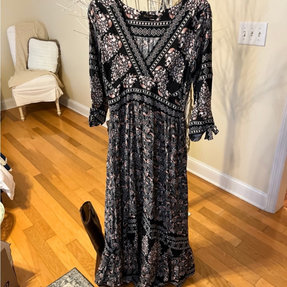Chic Black and White Maxi Dress